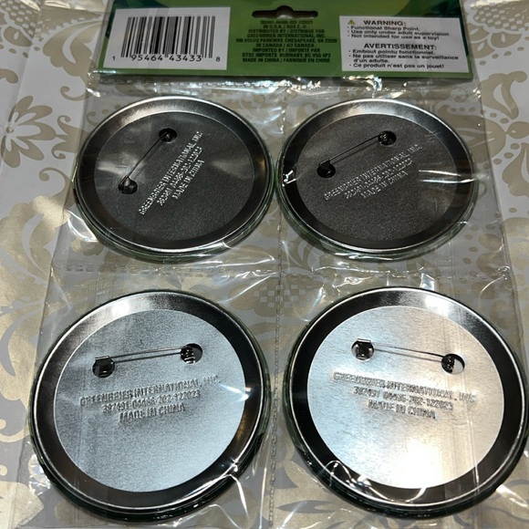 New Pack of 4 Round Metal Party Animal Badges 2.8 in (C-3 - Picture 3 of 3